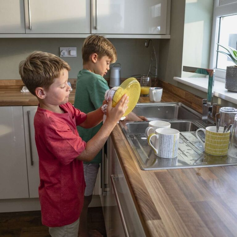 How to Motivate Kids to Do Chores (Without Paying Them!)