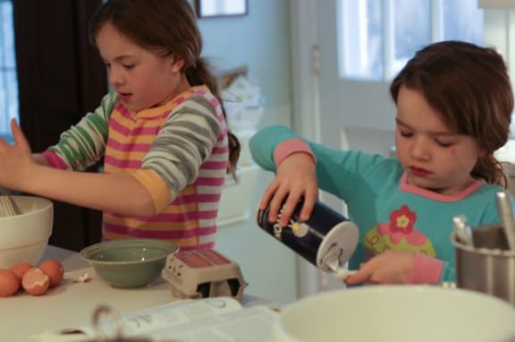 Teaching kids to cook not only leads to healthier eating but also teaches kids skills that could save them money as adults. Get started with this guide! Teach Kids to Cook By Age and Ability