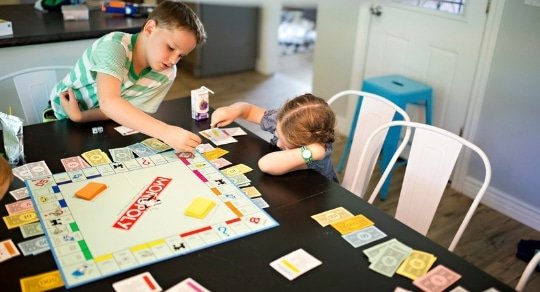 These budgeting games give kids a sneak peek into what it's like to live off of a budget in the real world. But beyond learning, these games are also fun!