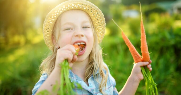 How I Raised Kids Who (Willingly) Eat Vegetables, Adore Fruit, and Make Healthy Food Choices on Their Own